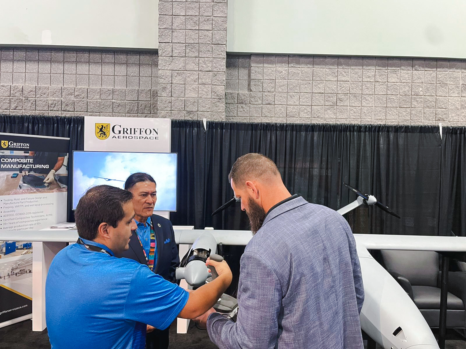 axelera-technologies-ausa-griffon-aerospace-joystick-presentation